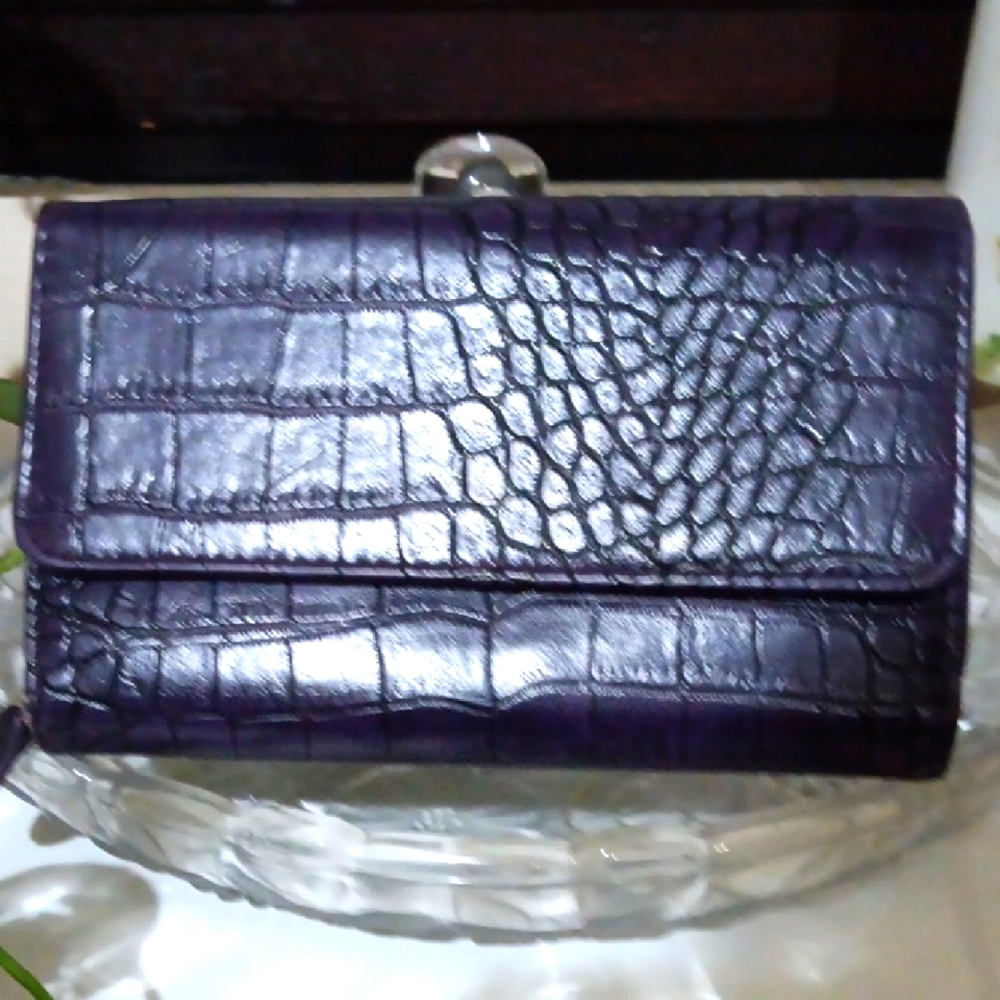 Multi Pocket Lg Faux Leather Croc Wallet Like New Discounted Shipping
